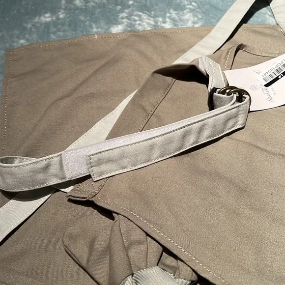 NWT Hearth & Hand kids Gardening Apron & Glove Set - Picture 5 of 5